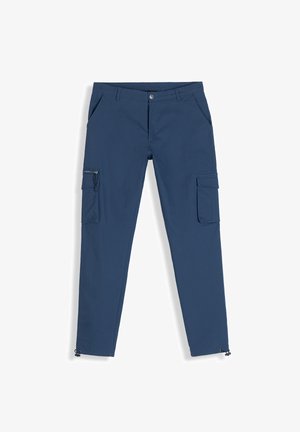 Pantalons cargo bleus en tissu à texture lisse, dotés de poches zippées et à rabat, de jambes fuselées et de fermetures ajustables aux chevilles.