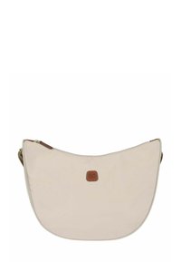 Borsa a tracolla color crema realizzata in tessuto morbido con una forma curva. Presenta una cerniera liscia, dettagli in pelle e una patch con il logo.