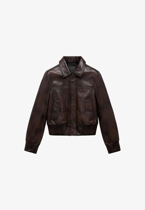 Veste bombardier en cuir marron avec un col, deux poches avant, des poignets et un ourlet côtelés, présentant une texture lisse et des coutures minimales.