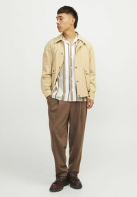 Jack & Jones PREMIUM Overhemd - peach nougat