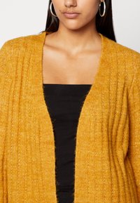 Vero Moda Kardigan - yellow
