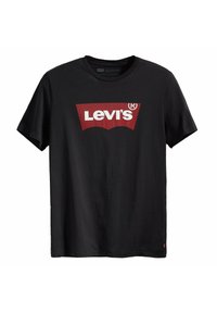 Camiseta negra de manga corta con el logo rojo de Levi's y texto blanco centrado en el pecho.