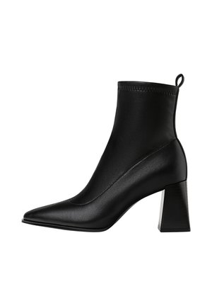Stradivarius STRETCH - Kotníkové boty - black