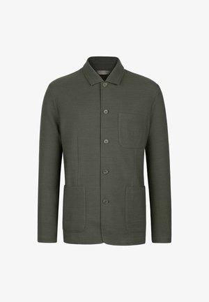 Dunkelolivgrüne Jacke aus strukturiertem Stoff, mit Kragen und einer vorderen Knopfleiste. Verfügt über zwei vordere Taschen und eine Brusttasche.