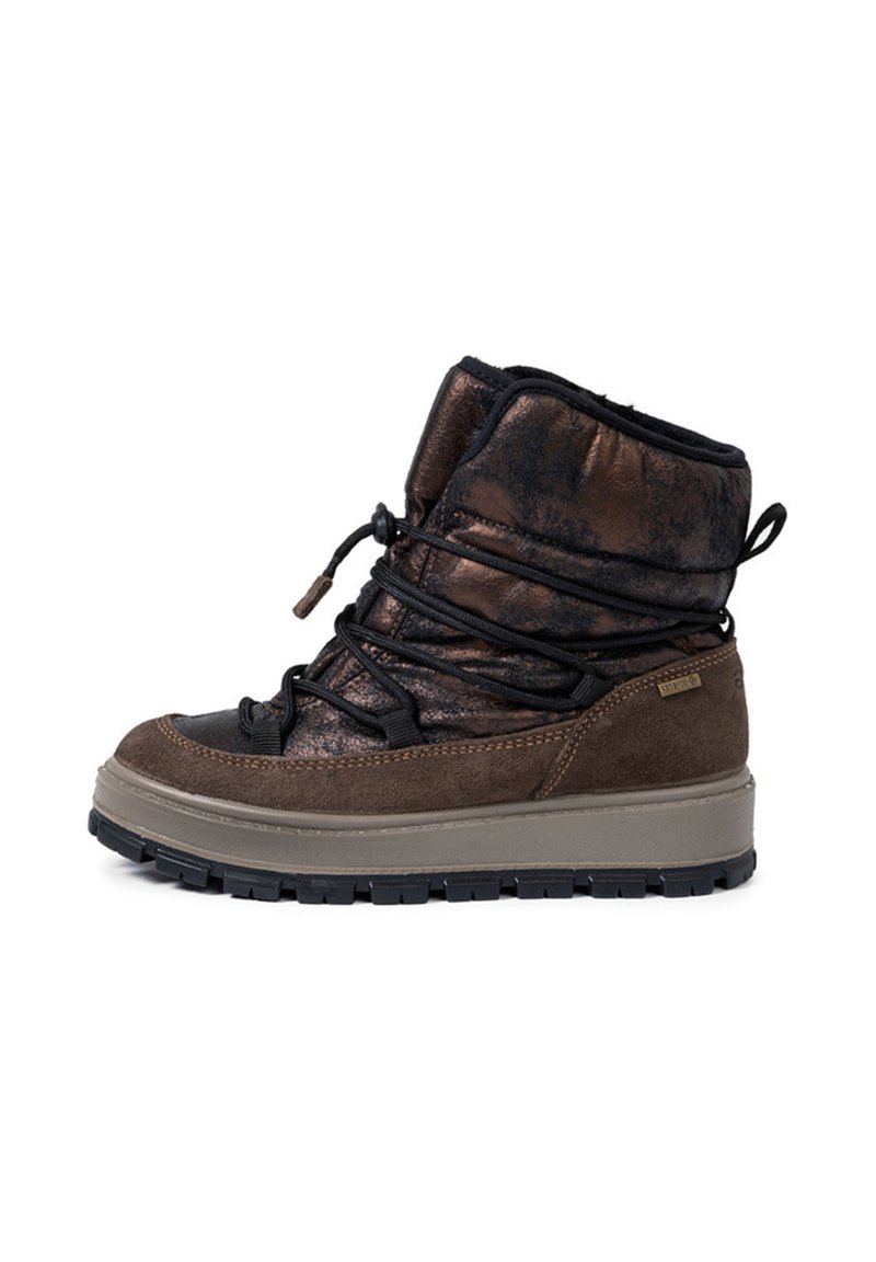 Brązowe zamszowe botki za kostkę z metalicznym wykończeniem, z sznurówkami, wyściełanym kołnierzem oraz grubą, czarną gumową podeszwą, charakteryzujące się teksturowanym wykończeniem.