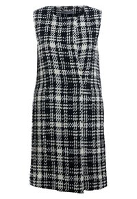 Sukienka bez rękawów o długości do kolan, wykonana z tkaniny w czarno-białą kratę, z uporządkowanym krojem i detalem z fakturowanym splocie.