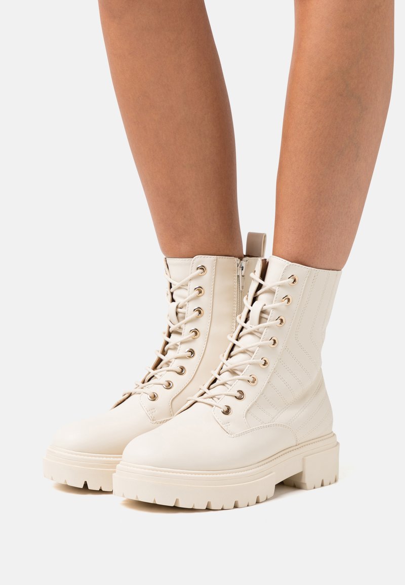 Anna Field Fűzős bokacsizmák - off-white