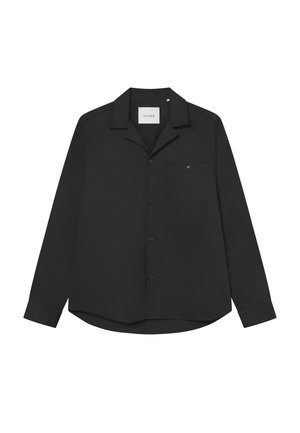 Svart langermet skjorte laget av glatt stoff, med knappelukking, en enkelt brystlomme og et klassisk kragedesign.