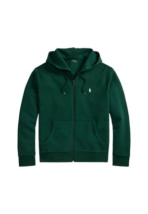 Sudadera con cremallera verde hecha de tela suave. Cuenta con una capucha con cordón, dos bolsillos frontales y un pequeño logotipo bordado en el pecho.