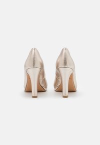 Tamaris Plateaupumps - light gold