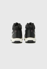 Viking EQUIP MID UNISEX - Sapatilhas de cano alto - black