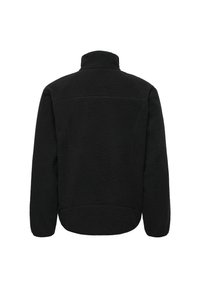 Crna flis jakna s dugim rukavima, visokim ovratnikom i zaobljenim rubom prikazana s leđa na bijeloj pozadini.