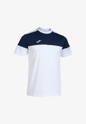 Camiseta de manga corta con la parte superior azul marino y la parte inferior blanca. Presenta un cuello redondo y un pequeño logo blanco en el pecho. Hecha de una mezcla de algodón.