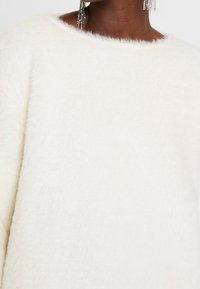someday. Svetr - off-white