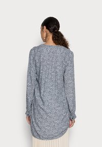 Kaffe KASILLE TUNIC - Túnica - tradewinds/black dot