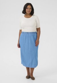 Kaffe Curve LOUISA - Denimová sukňa - medium blue chambray