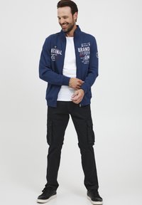 FQ1924 FQLENNE - Športna jopa s kapuco na zadrgo - estate blue