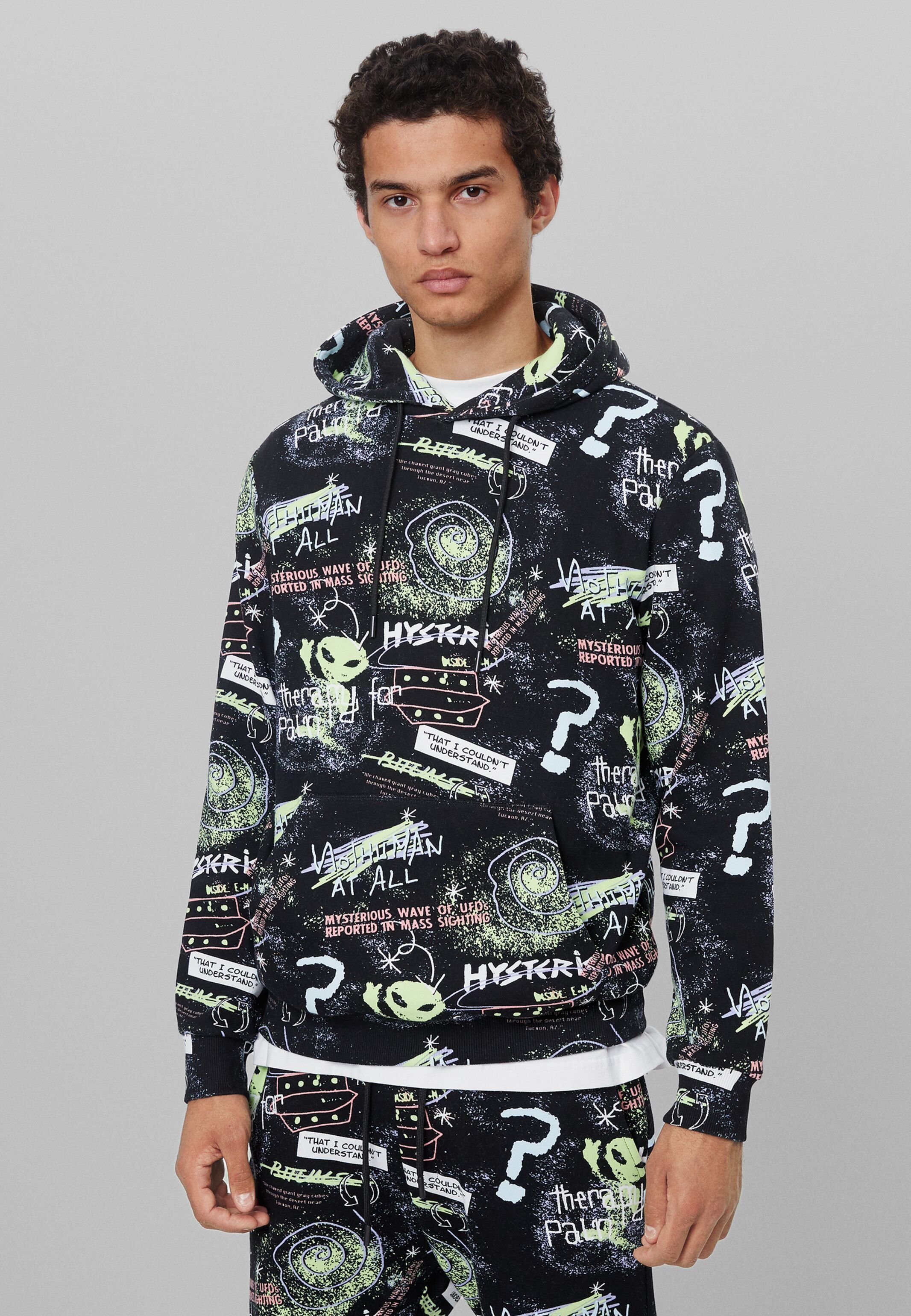 alien print hoodie