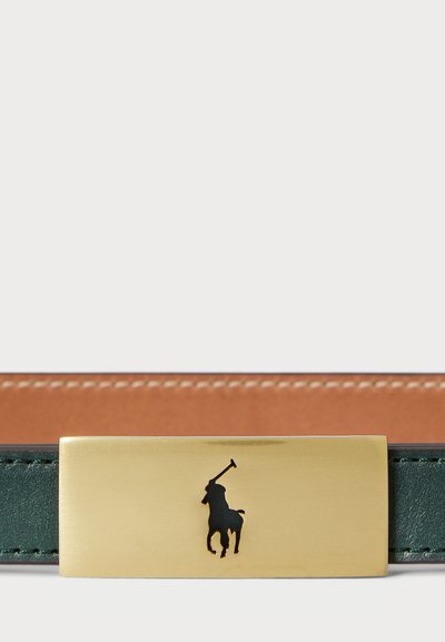 Green leather belt with a brown inner lining and a gold rectangular buckle featuring a black logo of a horseman with a polo stick.
