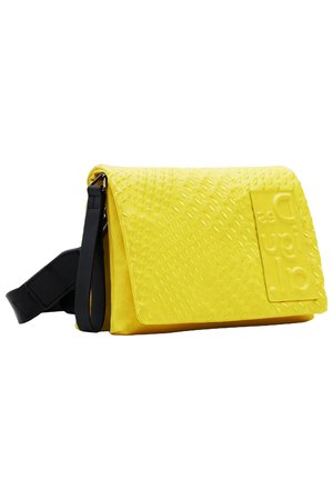 Sac messager texturé jaune avec un extérieur à motifs, doté d'un patch logo bien visible et d'une bandoulière noire réglable.
