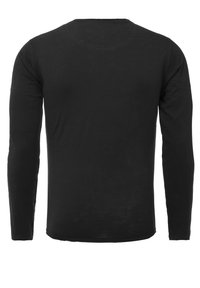 Czarna koszulka z długim rękawem wykonana z miękkiej bawełny. Posiada okrągły dekolt, dopasowany krój i prosty dół, z minimalną teksturą i detalami.