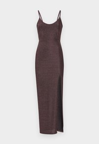 Robe maxi bordeaux scintillante avec de fines bretelles spaghetti, silhouette cintrée et une fente sur le côté pour plus de détails. Tissu doux et texturé.