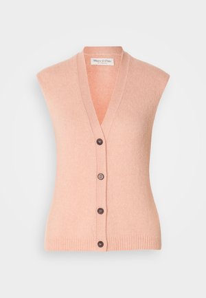 Ermeløs, lys rosa cardigan laget av myk stoff. Har V-hals, brune knapper og ribbestrikket struktur langs kantene.