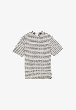 Korte mouw T-shirt in lichtgrijs met een geometrisch blauw- en marineblauw patroon, ronde hals en zachte stof. Regular fit en zonder zichtbare labels.