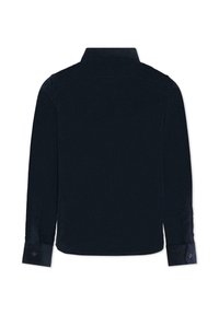 Chemise à manches longues bleu foncé avec col, poignets boutonnés et texture lisse. Présente un design simple et épuré au dos.