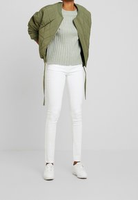 b.young Trui - khaki
