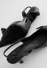 Next FOREVER COMFORT® PEG KITTEN    - REGULAR FIT - Klasszikus sarkú cipők - black