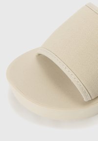 Thumbnail Image 6