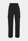 HIGHLINE CARGO PANT - Treniņtērpa apakšdaļas - black