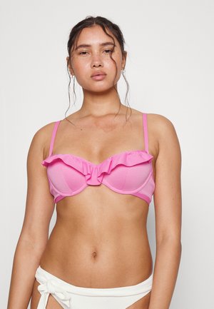 Top de bikini rosa com borda em babados, suporte de aro, tecido texturizado e alças finas ajustáveis. Sem padrões ou acentos adicionais.