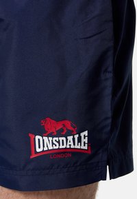 Lonsdale NORMALE PASSFORM KILSTAY - Plaukimo šortai - navy red white