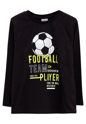 Schwarzes Langarmshirt mit einem weißen und schwarzen Fußball sowie gelbem und weißem Text, der "Football Team Player" und motivierende Sprüche zeigt.