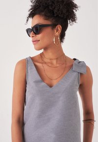 Herita SHOULDER DETAILED - Vardagsklänning - grey