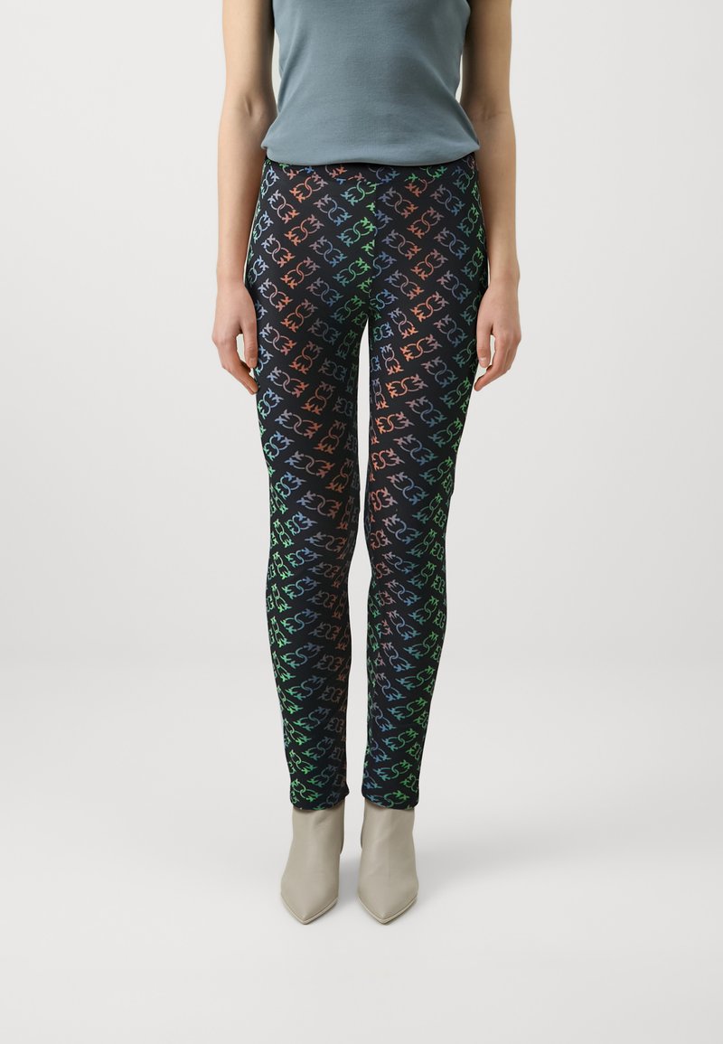 Leggings od rastezljivog materijala, s crnom pozadinom i višebojnim uzorkom povezane logotipa u zelenoj, narančastoj i plavoj boji.