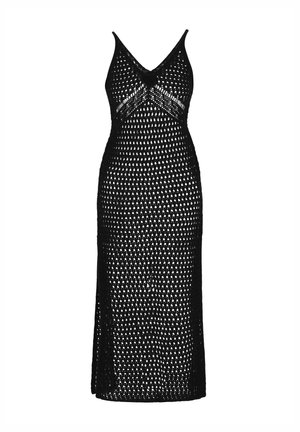 Mustpealne kudum dresses kitsega siluett. Omab V-kaelust, avatud kudumise mustrit ja keskmise sääreni pikkust külje lõhedega.