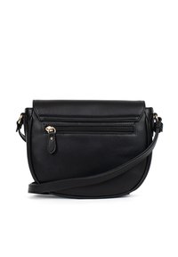 Borsa a tracolla in pelle nera con una texture liscia, forma arrotondata e hardware dorato. Presenta una tasca frontale con zip e un strap regolabile.
