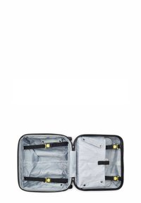 Borsa da viaggio nera con una zip a due vie, aperta per rivelare un interno in tessuto grigio con due cinghie regolabili e sezioni organizzative.