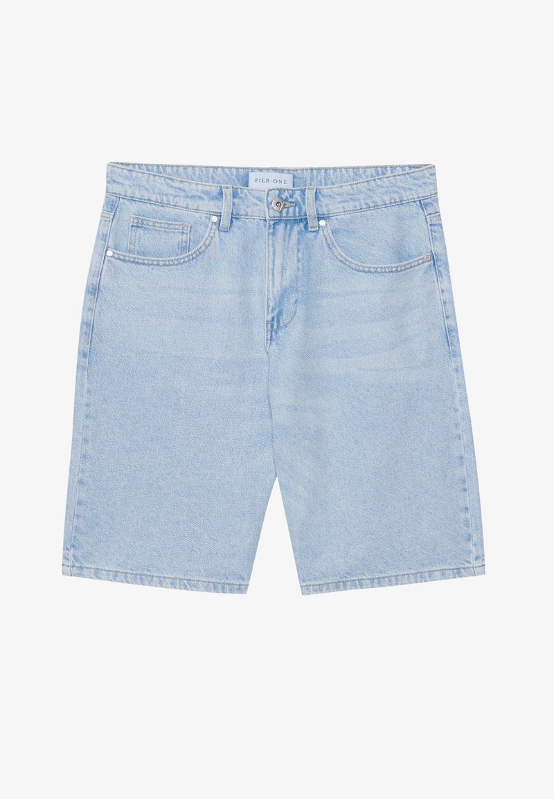 Világoskék farmer rövidnadrág egyenes szabással, elülső zsebekkel, gombos záródással és kopottas hatással. Klasszikus öt-zsebes dizájn.