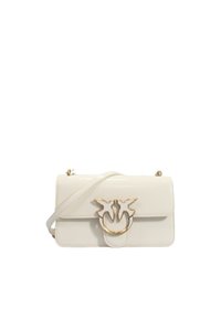 Borsa a mano bianca in pelle verniciata con forma rettangolare, hardware in tonalità oro e una chiusura prominente con un design decorativo a foglia.