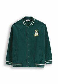 Zielona kurtka uniwersytecka z białymi paskami przy kołnierzu i mankietach, z haftowaną na żółto i biało literą "A" z przodu oraz kieszeniami po bokach.