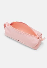 Tommy Hilfiger ESSENTIAL PENCIL CASE UNISEX - Trousse - soft rose