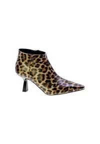 Stivale alla caviglia con stampa leopardo, punta affusolata, tacco nero e superficie lucida. Presenta una cerniera laterale per una facile vestibilità.