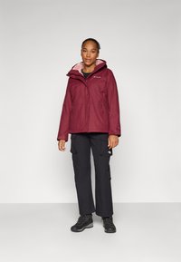 Columbia BUGABOO™ III INTERCHANGE JACKET - Vodotesná bunda - rich wine