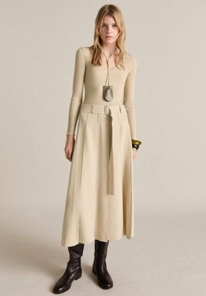 PARIS - Svetríkové šaty - beige