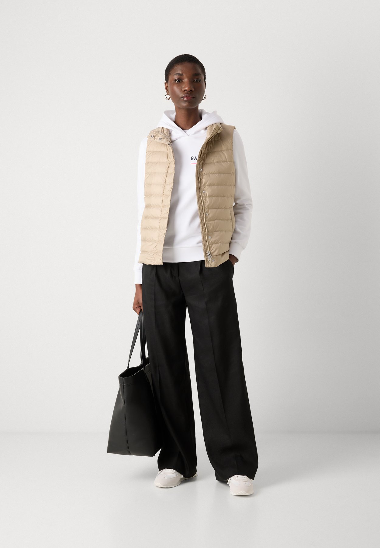 LIGHT VEST
