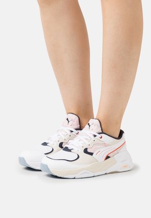 Puma, Baskets basses - white